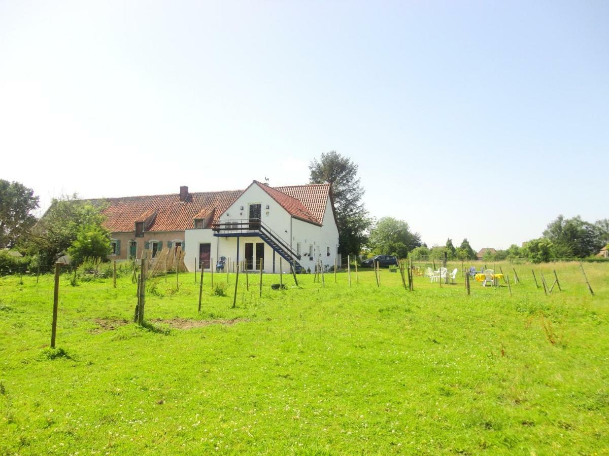 Gasthaus Ferme Lenfant Ville-Pommeroeul Exterior foto